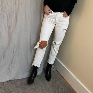 White Straight Leg distressed Levi’s, size 28